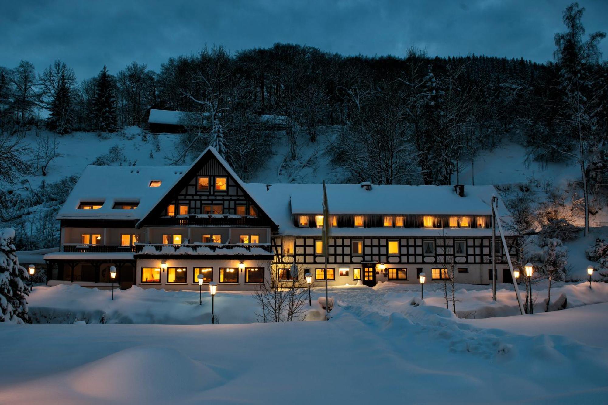 Tommes Gaestehaus Zur Muehle Schmallenberg Exterior foto